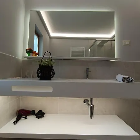 Moratto's شقة أوماغ